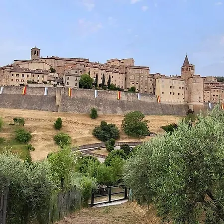 Pevoni - 1 Bed With Stunning Tuscan Views 앙기아리